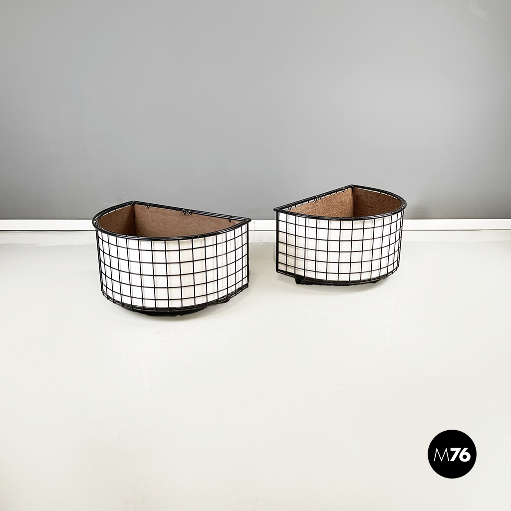 Fioriere in metallo nero, legno bianco e plastica blu, 1980 ca.