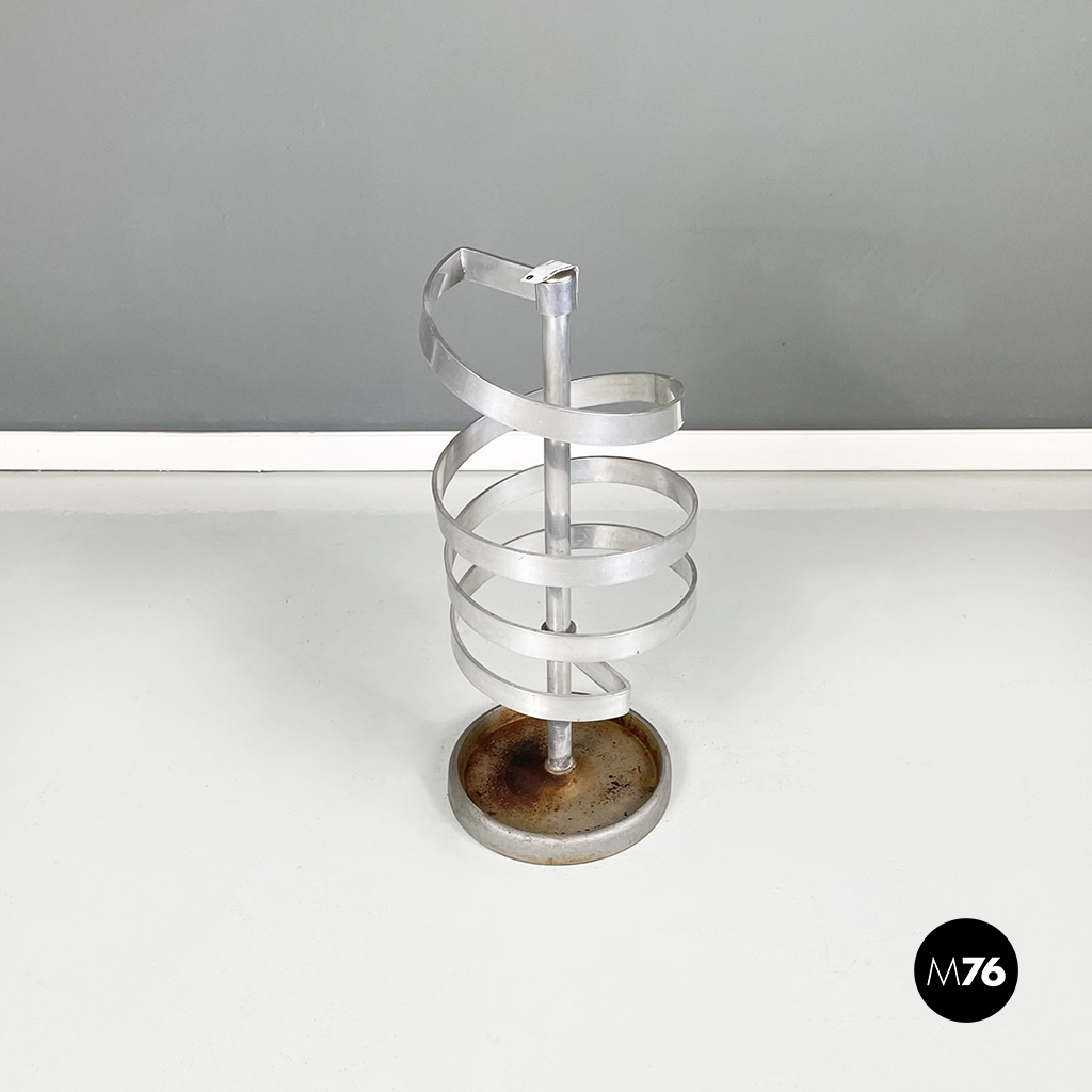 Portaombrelli in fusione di alluminio, 1920 ca.