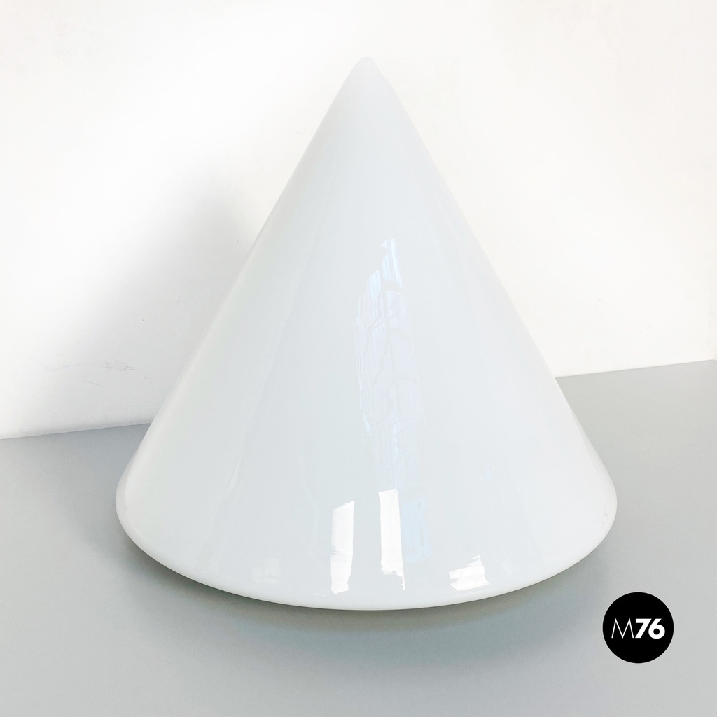 Lampada da tavolo conica, 1970 ca.