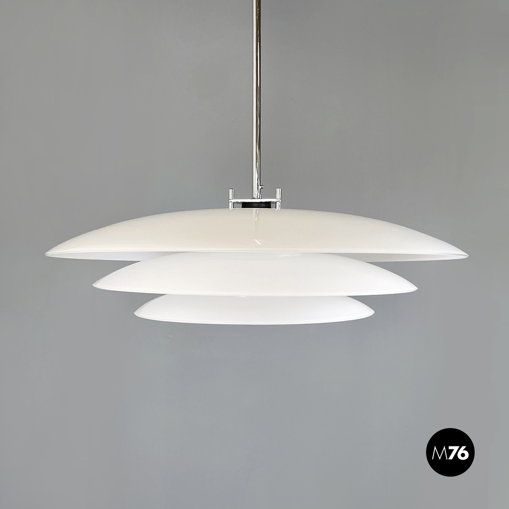 Lamapadario in vetro opalino e metallo cromato, 1980 ca.