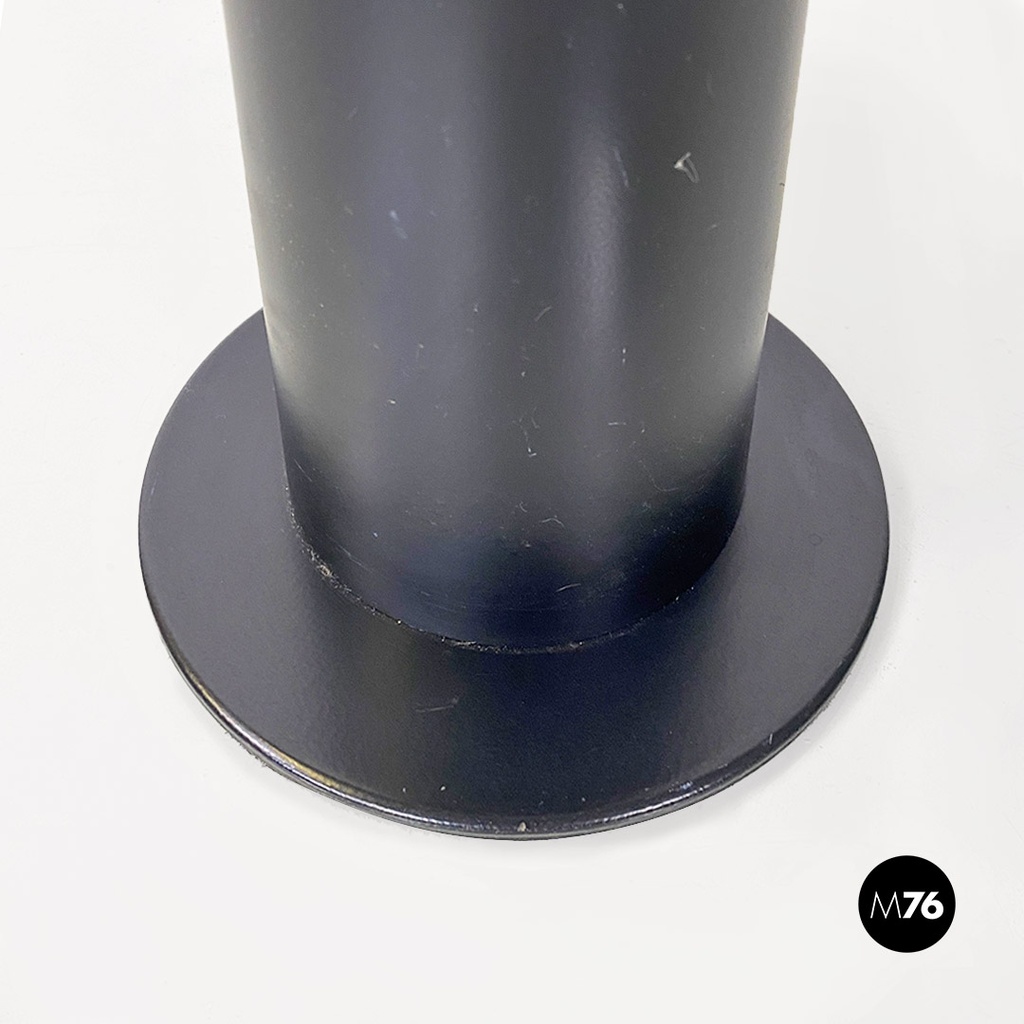 Lampada da terra mod. Tizio di Richard Sapper per Artemide, 1979