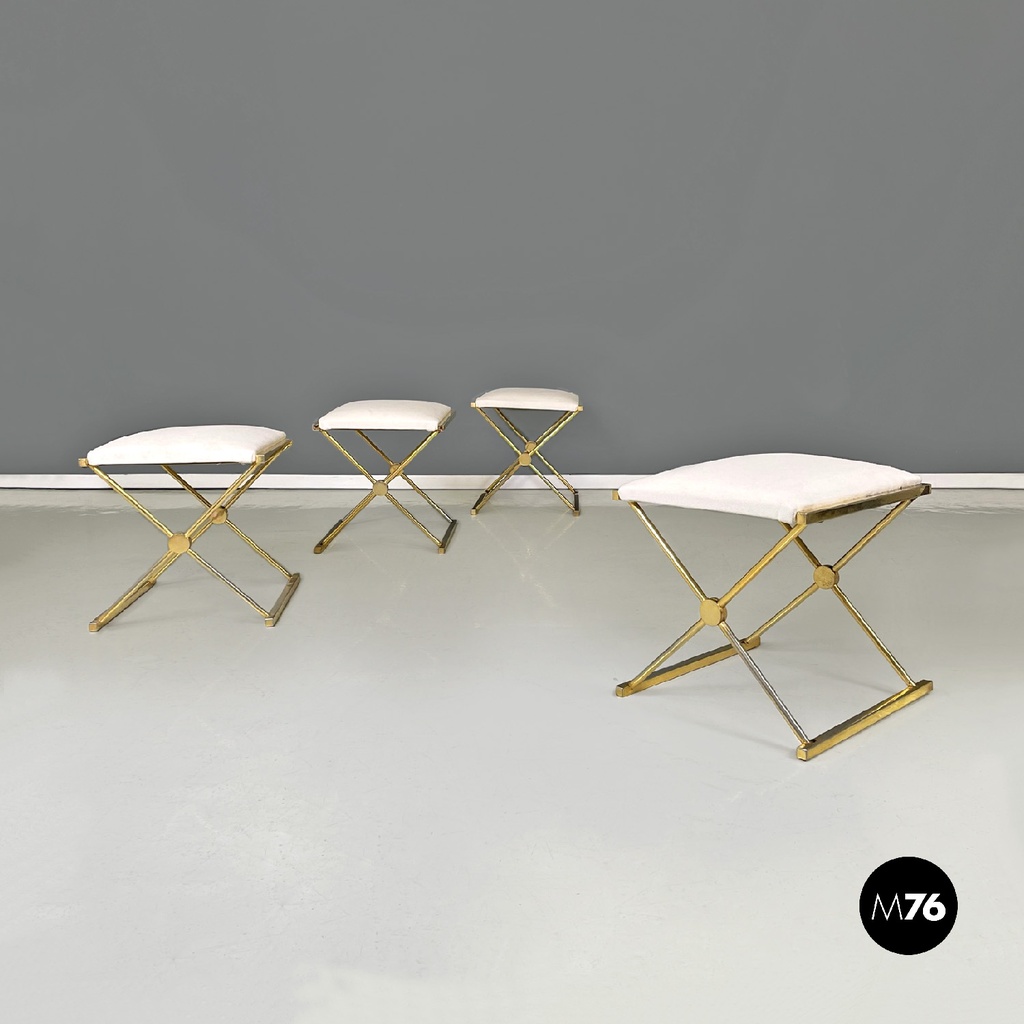 Sgabelli in metallo dorato e tessuto bianco, 1980 ca.