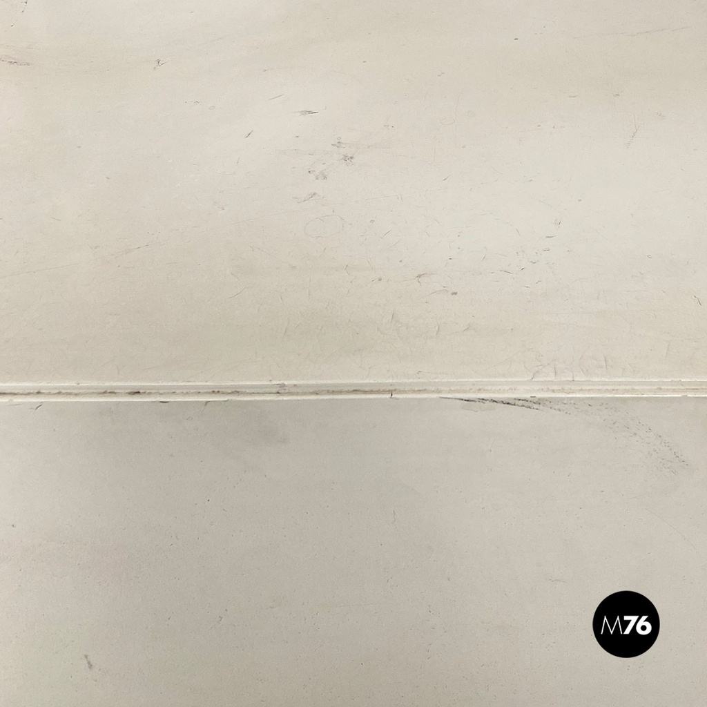 Tavolo da caffè in legno bianco, 1970 ca.