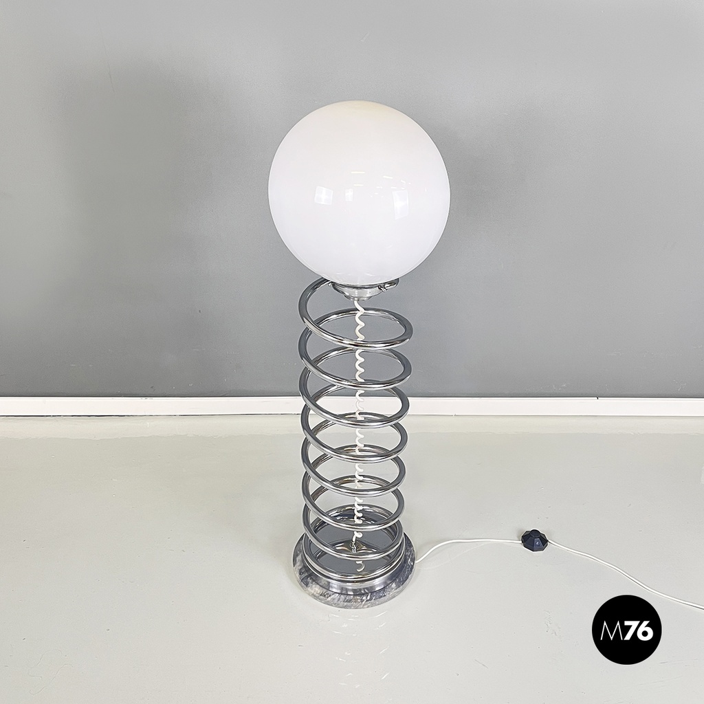 Lampada da terra in vetro opalino, metallo e marmo, 1970 ca.