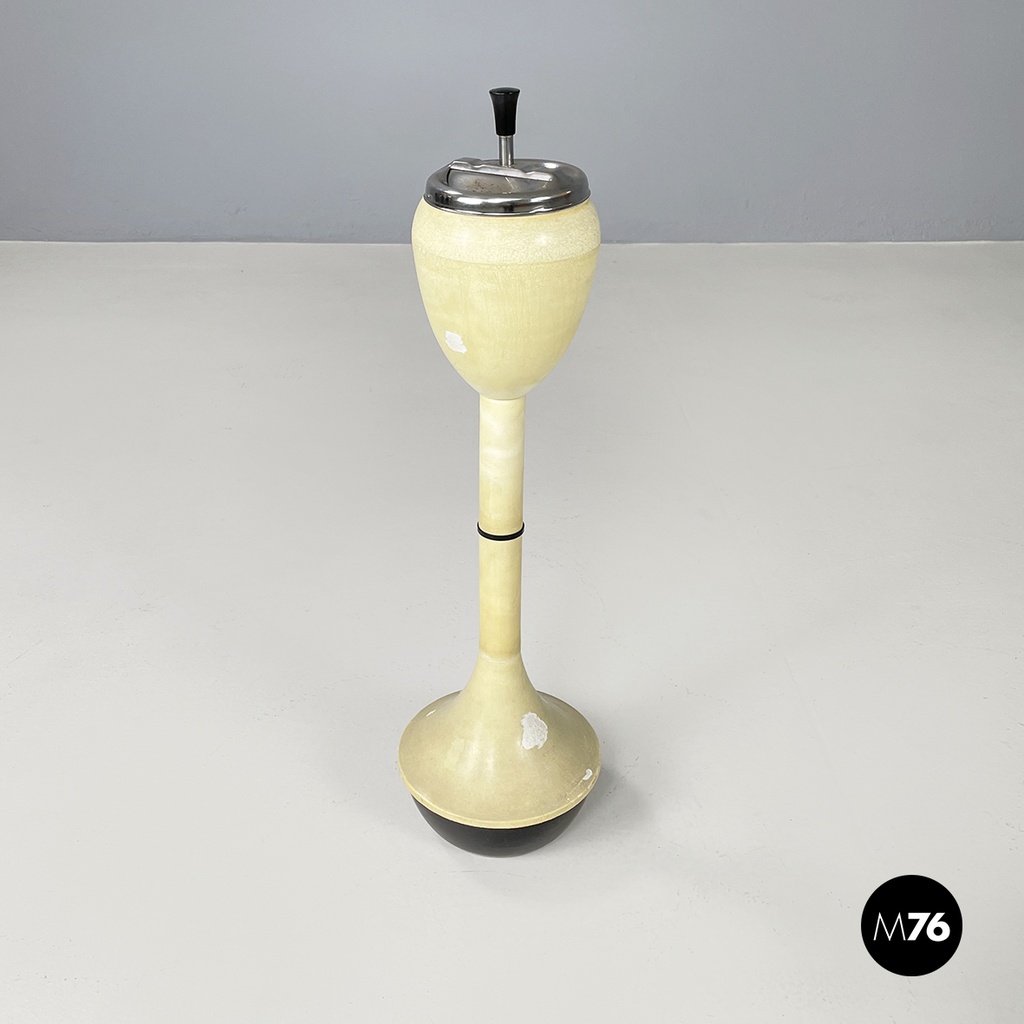 Posacenere da terra in plastica bianca e nera, 1970 ca.