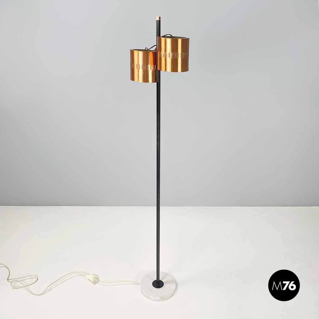Lampada da terra in rame, metallo nero e marmo, 1960 ca.