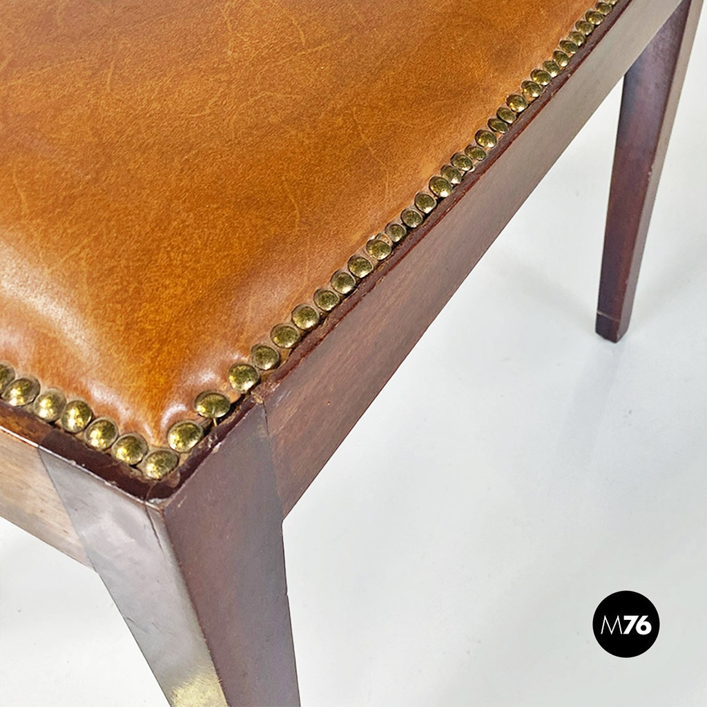 Pouf in cuoio e legno, 1960 ca.