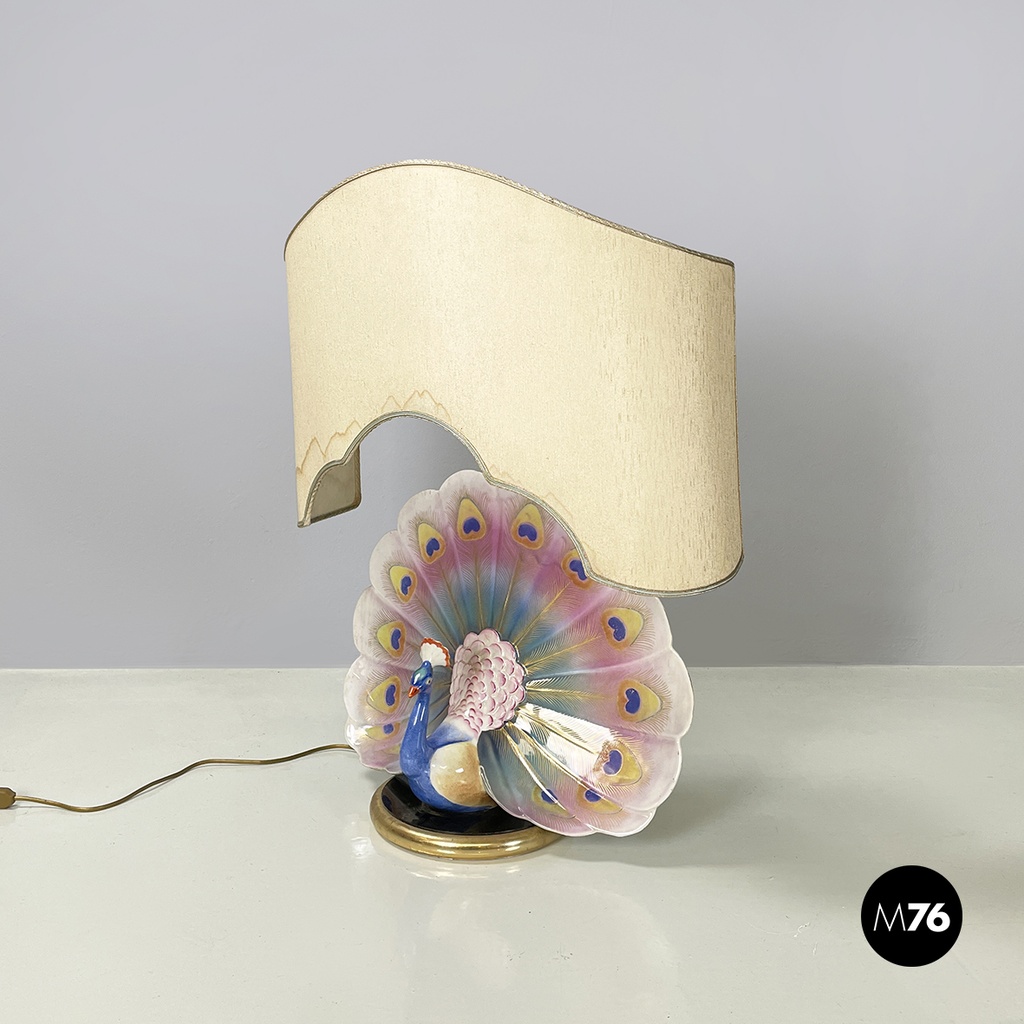 Lampada da tavolo con pavone in ceramica, 1970 ca.