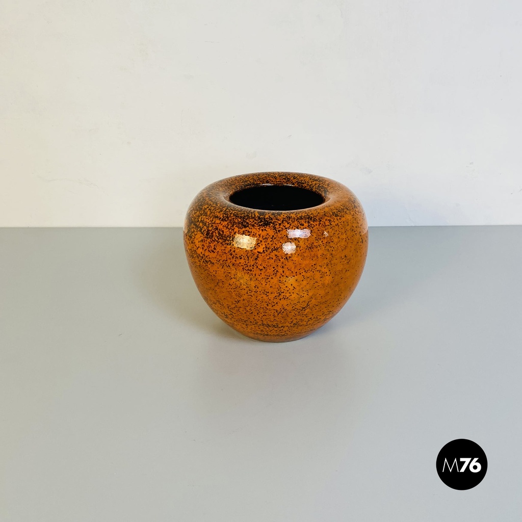 Vaso in ceramica arancio, 1960 ca.