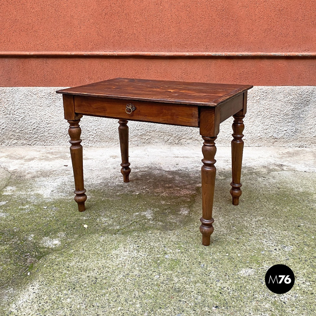 Tavolo in legno con cassetto, 1900 ca.