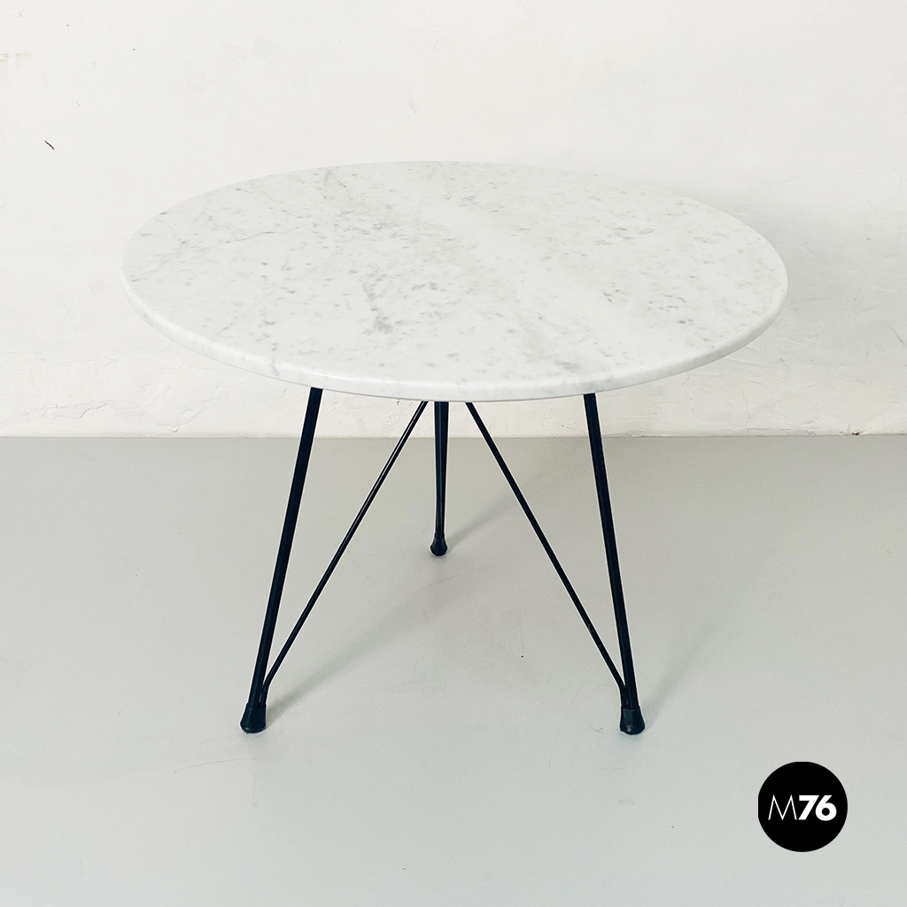 Tavolo tondo in marmo e metallo smaltato nero, 1960 ca.