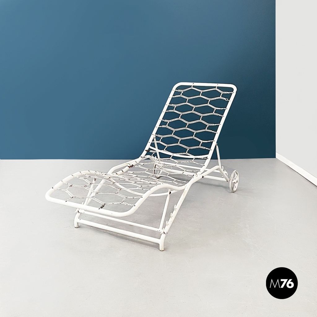 Sedia a sdraio in ferro bianco, 1960 ca.
