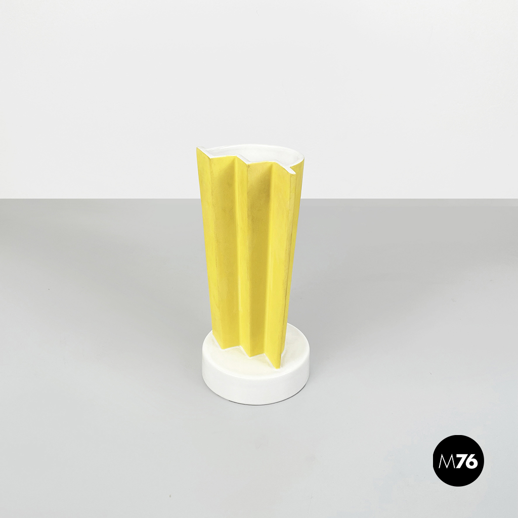 Vaso in ceramica, Ettore Sottsass, Sarri, giallo, 1990 ca.