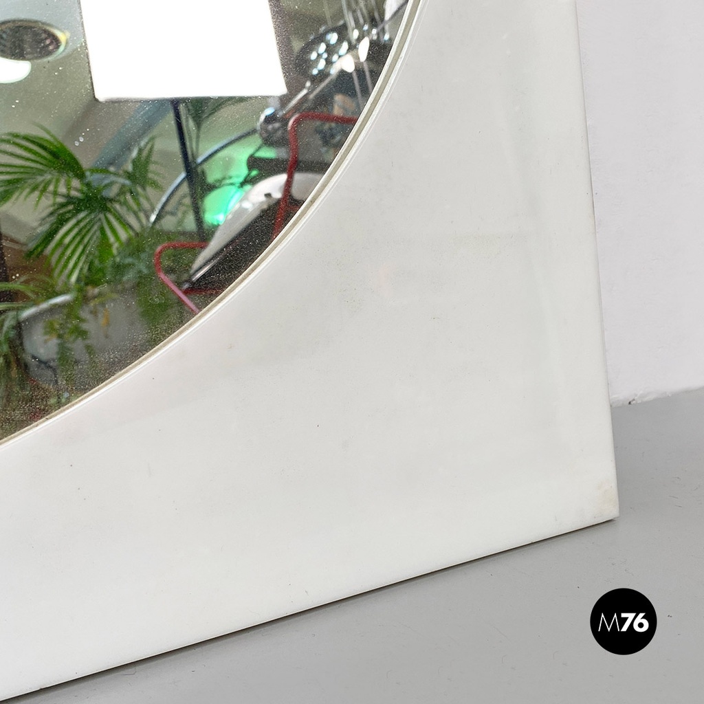 Specchio in plastica bianco, 1970 ca.