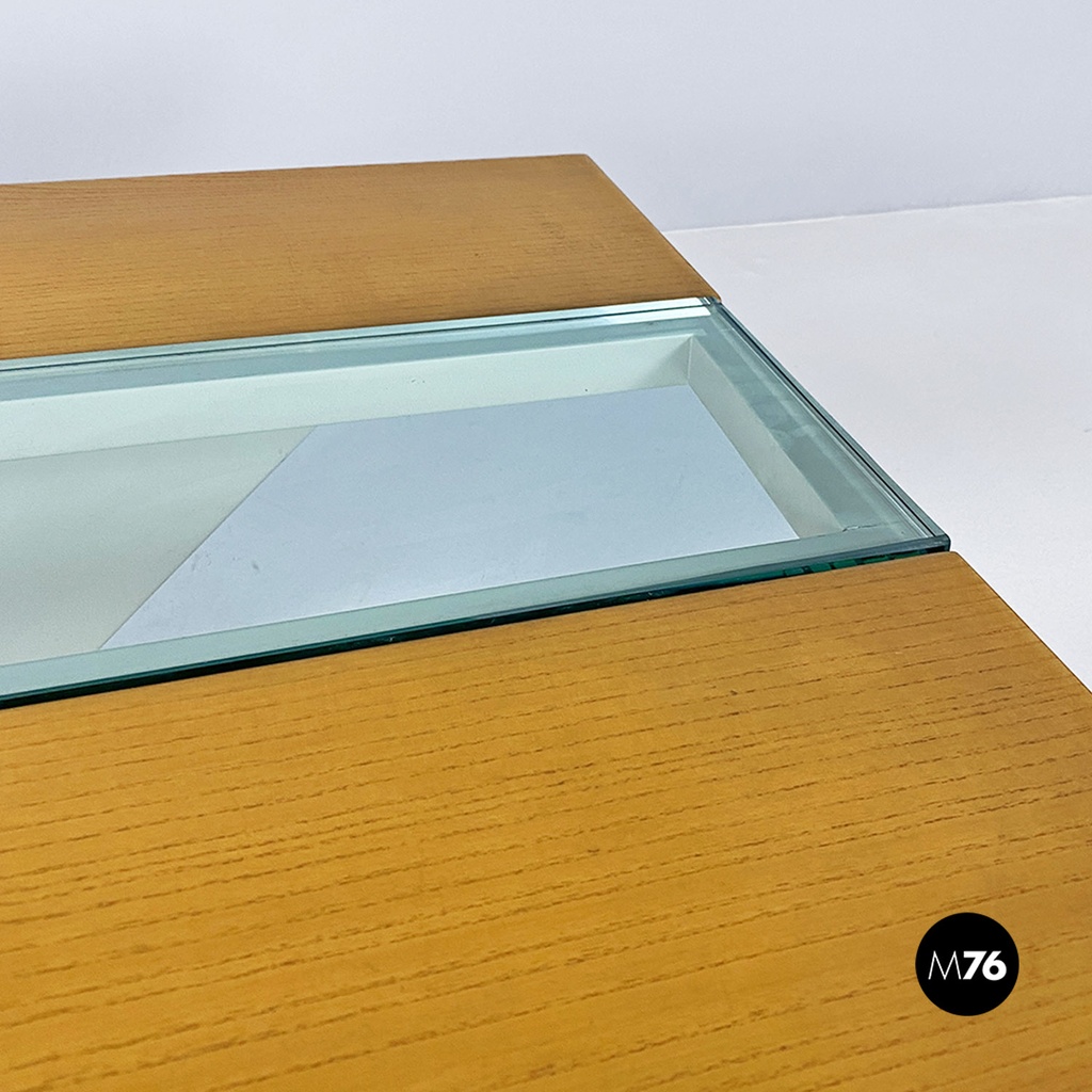 Tavolo da caffè in legno chiaro e vetro, 1980 ca.