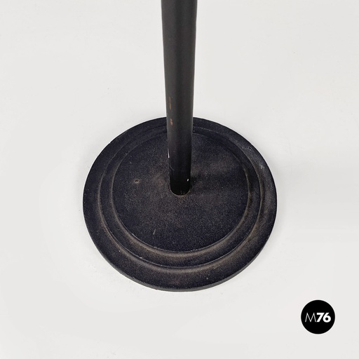 [2220001168] Tavolo da caffè con maniglia, 1980 ca.