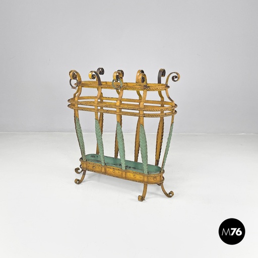 [2420004873] Portaombrelli in ferro battuto giallo e verde con decorazioni, 1900 ca.
