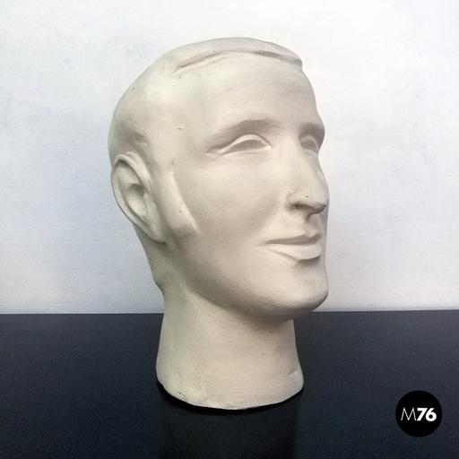[2220001282] Scultura in gesso, 1970 ca.