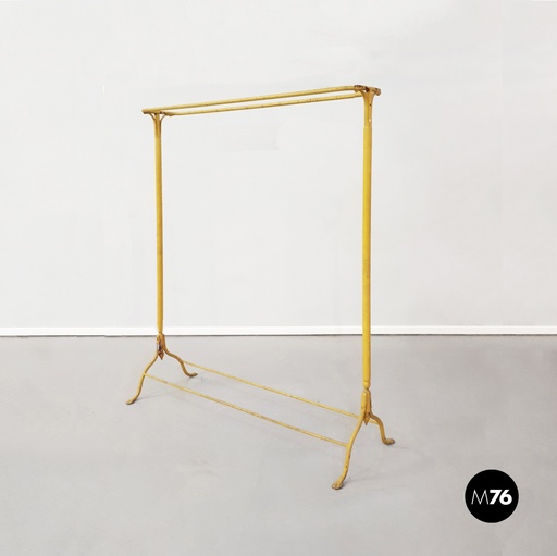 [2220001620] Appendiabiti da terra in metallo, 1960 ca.