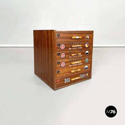 [2220001867] Cassettiera da cucito Filofort di Tre Cerchi ISC. e Cucirini Cartoni Coats, 1940 ca.