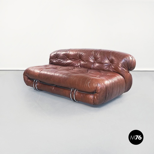 [2220001924] Divano Soriana in pelle marrone di Afra e Tobia Scarpa per Cassina, 1970 ca.