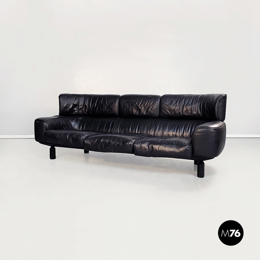 [2220001965] Divano 3 posti modello Bull di Gianfranco Frattini per Cassina, 1980 ca.