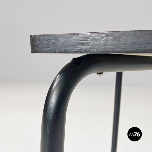 [2220001027] Tavoli da caffè esagonali con piano in formica rosa, 1960 ca.