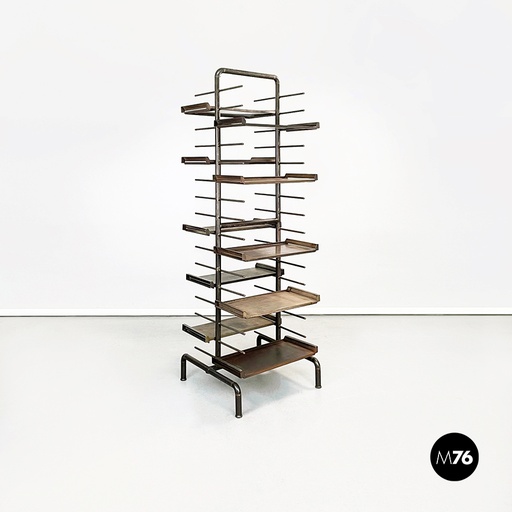 [2220002949] Libreria in metallo tubolare e piani mobili, 1990-2000 ca.