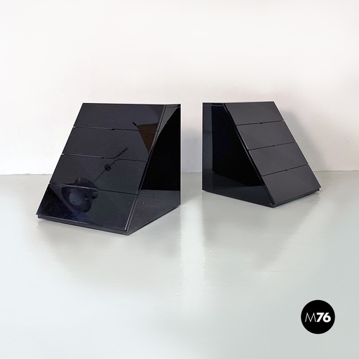 [2220002965] Cassettiere in legno laccato, 1980 ca.