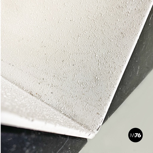 [2320003457] Tavolo da caffè con base marquinia, 1980 ca.