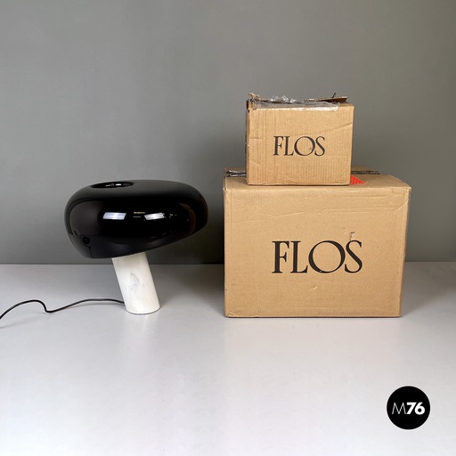 [2320004333] Lampada da tavolo Snoopy di Achille e Pier Giacomo Castiglioni per Flos, 2022