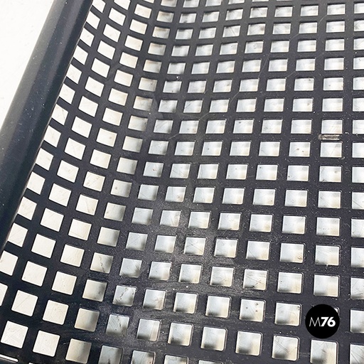 [2320003727] Tavolo da caffè in metallo forato, 1980 ca.