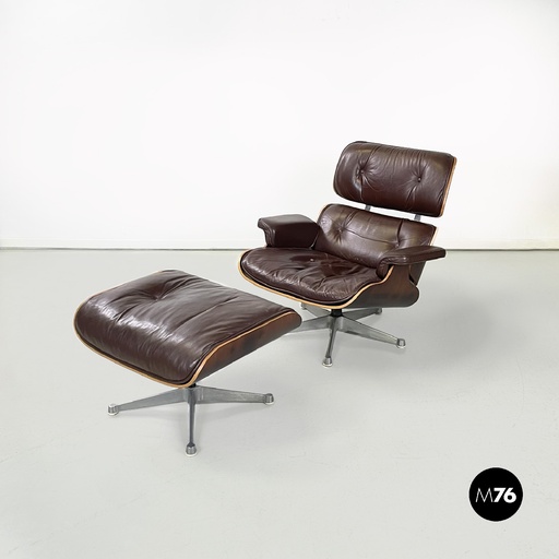 [2320004014] Lounge chair e ottomana 670 e 671 di Charles e Ray Eames per Herman Miller, 1970 ca.
