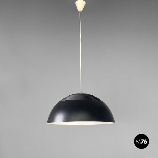 [2420004583] Lampadario di Arne Jacobsen per Louis Poulsen in metallo nero, 1960 ca.