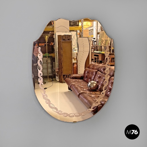 [2420004812] Specchio da parete ovale rosa con decorazioni, 1930 ca.