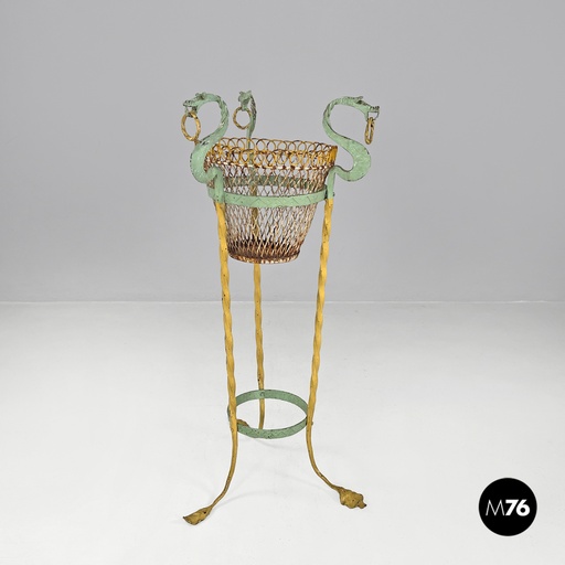 [2420004875] Portavasi in ferro battuto giallo e verde con draghi decorativi, 1900 ca.