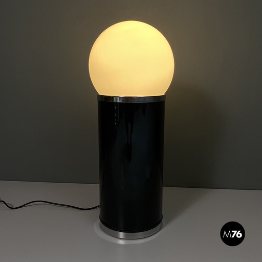 [2220002133] Lampada da terra con sfera in vetro, 1970 ca.