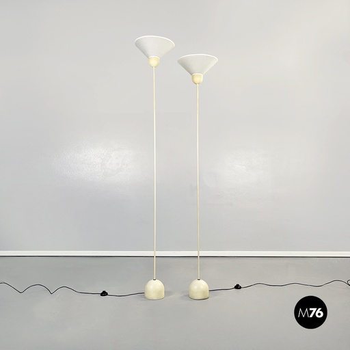 [2220002321] Lampade da terra in tessuto e metallo, 1980 ca.