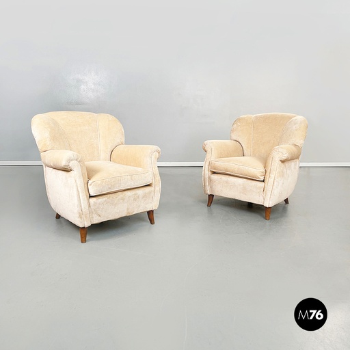 [2220002345] Poltrone in tessuto beige e legno, 1960 ca.