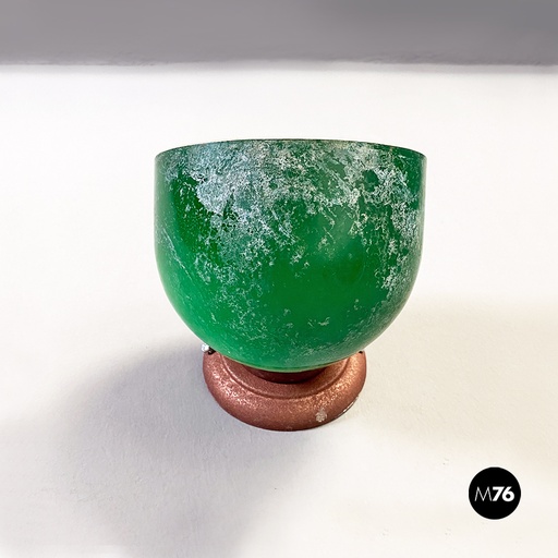 [2220002432] Applique in vetro incamiciato verde, 1900 ca.