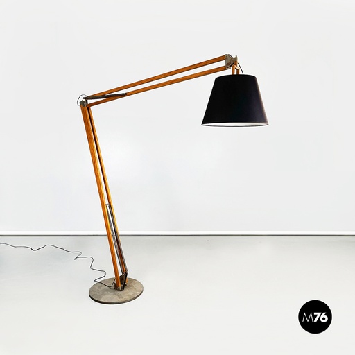 [2220002456] Lampada da terra Golia in legno, ferro e tessuto, 2000 ca.