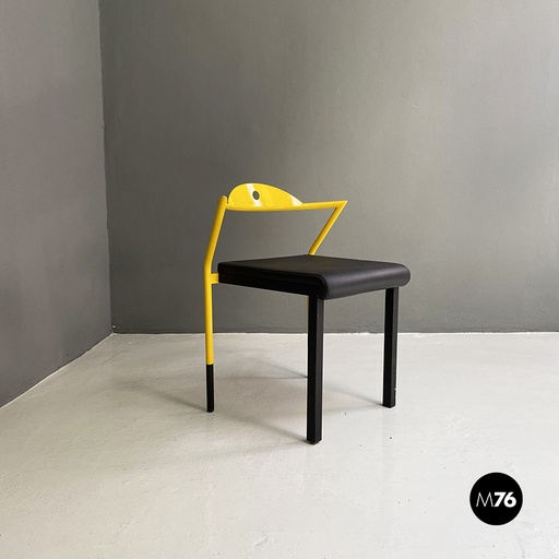 [2220002475] Sedia space age in metallo e pelle, 1980 ca.