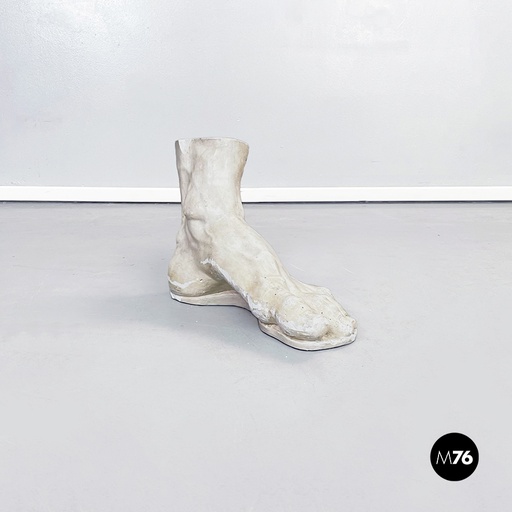 [2220002553] Statua di piede in gesso, 1990 ca.