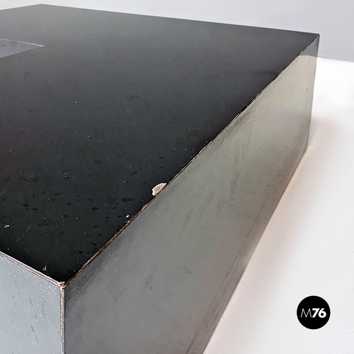 [2220002630] Espositori in legno nero, 1980 ca.