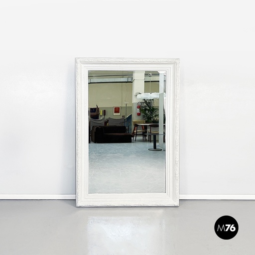 [2220002688] Specchio con cornice in legno bianca, 1990 ca.